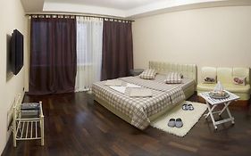 Kyiv Downtown Apartment On Saksaganskogo Street 87